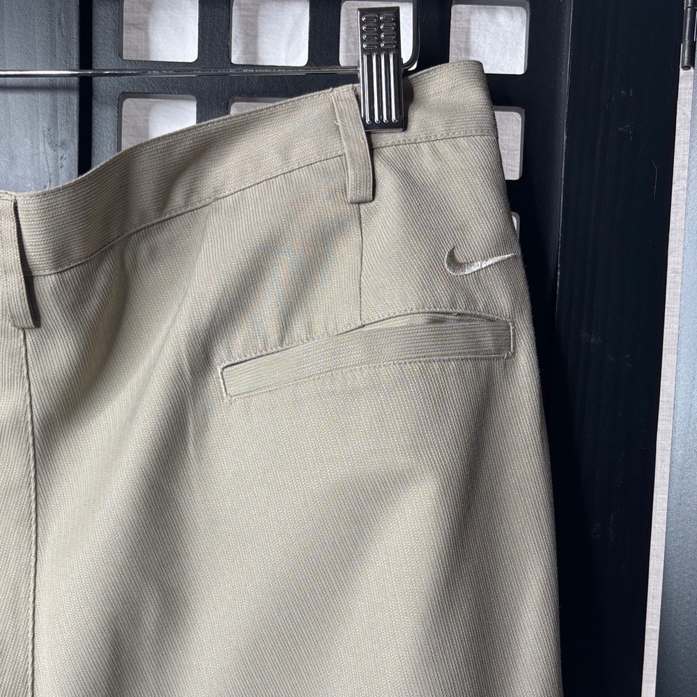 🟡 Nike Golf Shorts Mens 34 Beige Tan Pleated Performance Polyester 🟡 - Picture 6 of 12